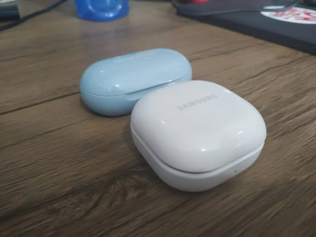 Review: galaxy buds2, fone de entrada e experiência premium Os galaxy buds2 e buds+ lado a lado para mostrar suas diferenças