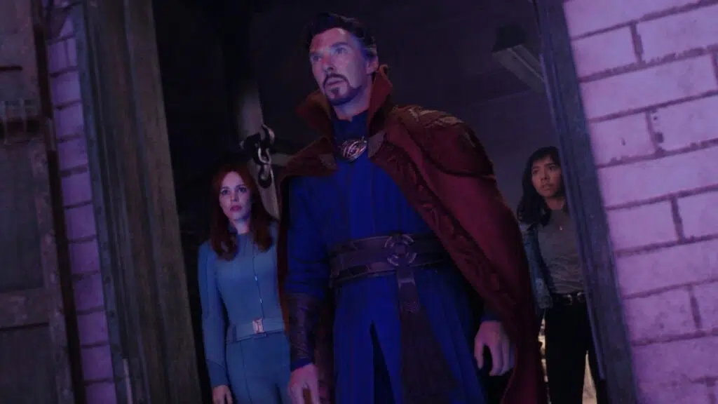 Doutor estranho no multiverso da loucura ganha primeira prévia Cena da prévia de doutor estranho no multiverso da loucura