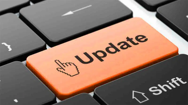 12 hábitos tecnológicos para ser mais feliz em 2022 Teclado com botão de atualização