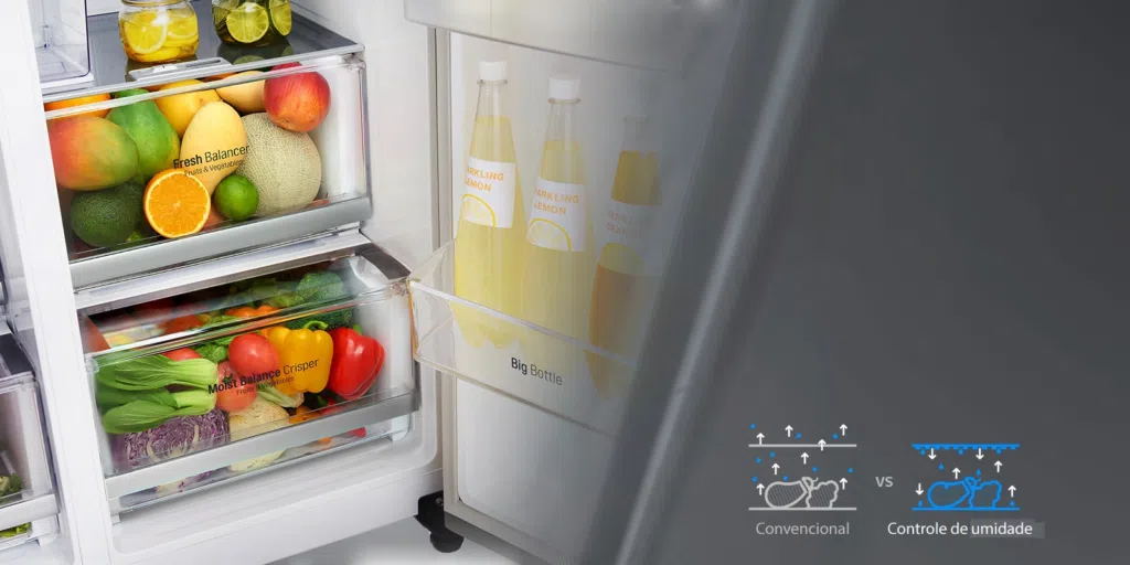 Geladeira lg side by side exibe alimentos em dois toques A gaveta moist balancer crisper mantém a umidade ideal para suas verduras, legumes e frutas, ao invés de deixar com que a umidade se vá e deixe estes alimentos ressecados. Reprodução: lg.