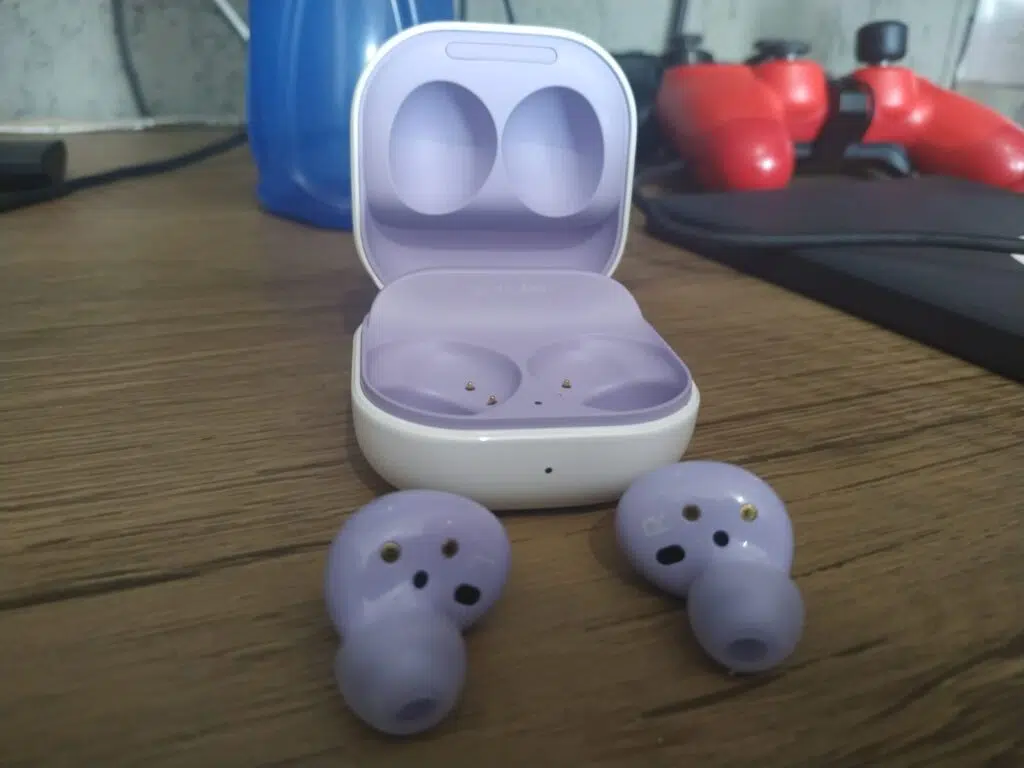 Review: galaxy buds2, fone de entrada e experiência premium Review: galaxy buds2 na cor violeta é lindo