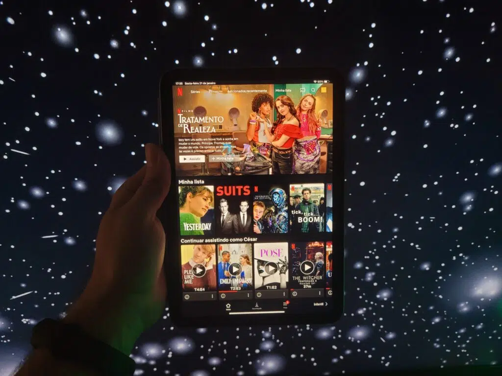 Review: ipad mini 6 é extremamente poderoso e portátil Review: ipad mini 6 é extremamente poderoso e portátil. O ipad mini 6 é pequeno, prático e poderoso. A apple acertou em cheio ao trazer o usb-c para a linha mini, que traz o processador a15 bionic do iphone 13