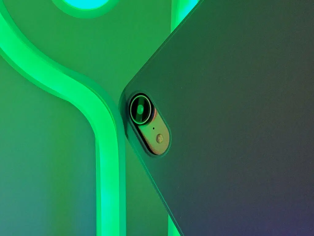 Review: ipad mini 6 é extremamente poderoso e portátil Review: ipad mini 6 é extremamente poderoso e portátil. O ipad mini 6 é pequeno, prático e poderoso. A apple acertou em cheio ao trazer o usb-c para a linha mini, que traz o processador a15 bionic do iphone 13