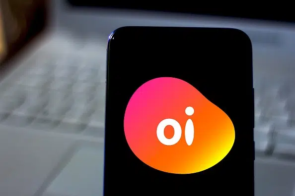 É cliente da oi? Veja se você vai para claro, tim ou vivo Celular com logo da oi