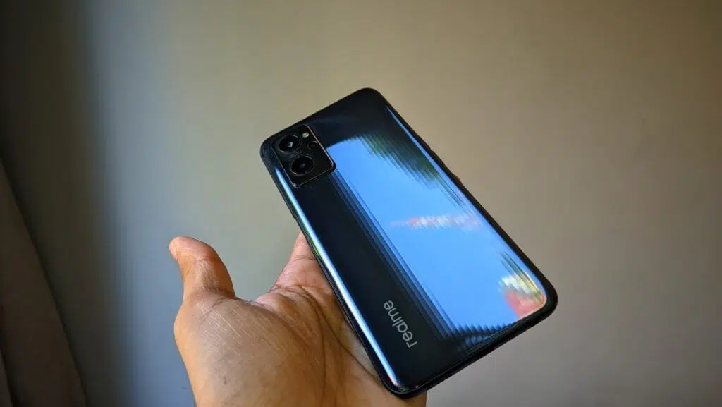 Review: realme 9i traz bom design e desempenho no dia a dia Traseira do realme 9i