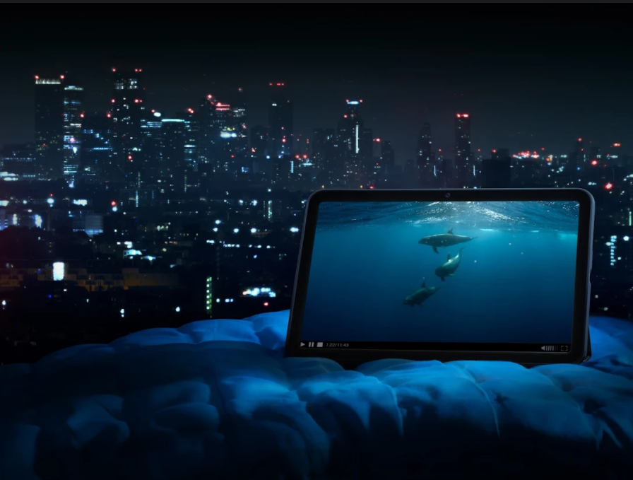 Tablet da nokia exibindo vídeo de um tubarão