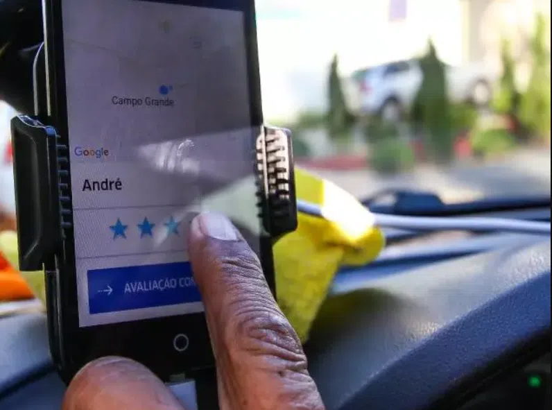 Finn ut hvilken uber-vurdering du mottok fra sjåfører Person som gir stjerner på uber