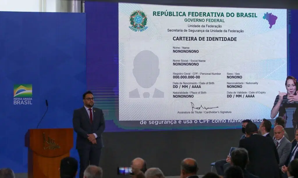 Novo rg terá qr code e chega até 2023; veja o que muda Governo federal anunciando nova carteira de identidade em cerimônia de imprensa