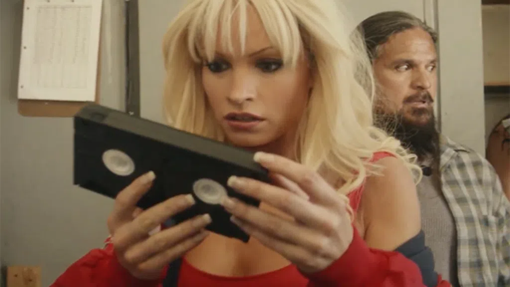 리뷰: 팸과 토미와 1990년 할리우드 스캔들 Hulu의 Pam과 Tommy