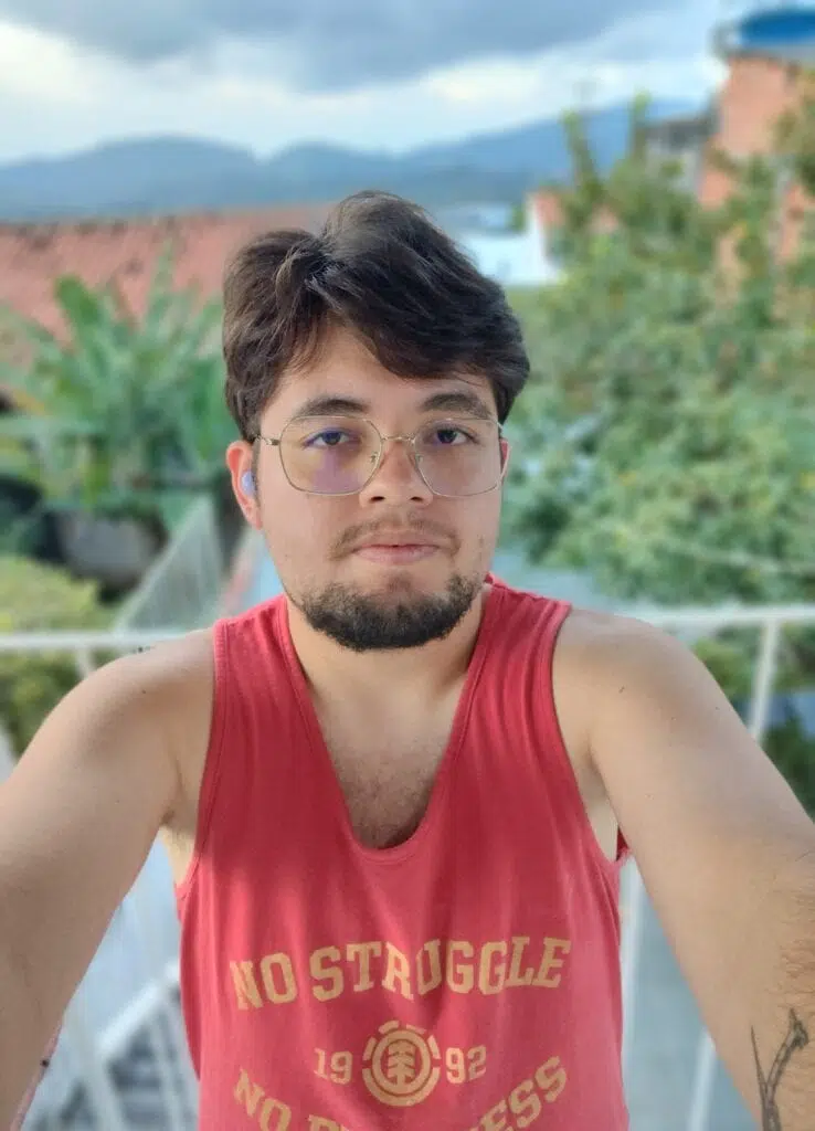 Review: motorola edge 30 pro Review: motorola edge 30 pro. Sucessor do moto edge 20 pro, o moto edge 30 pro chega como o primeiro smartphone com o snapdragon 8 gen 1 e é um misto de sentimentos