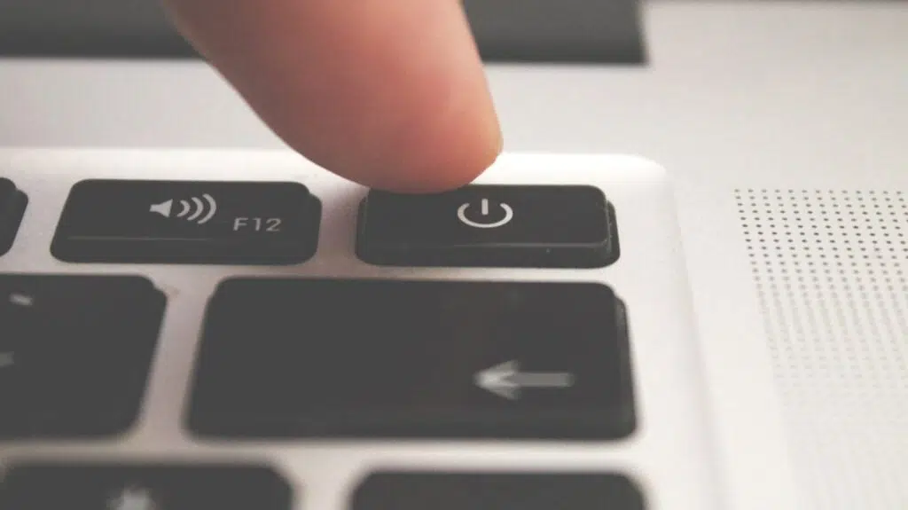 Deixar o pc ligado direto estraga o aparelho? Pc ligado o dia todo