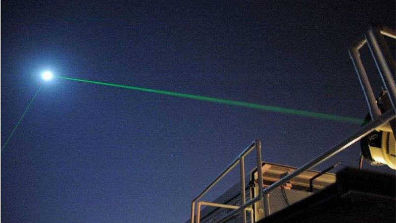 Teste com laser no refletor da lua