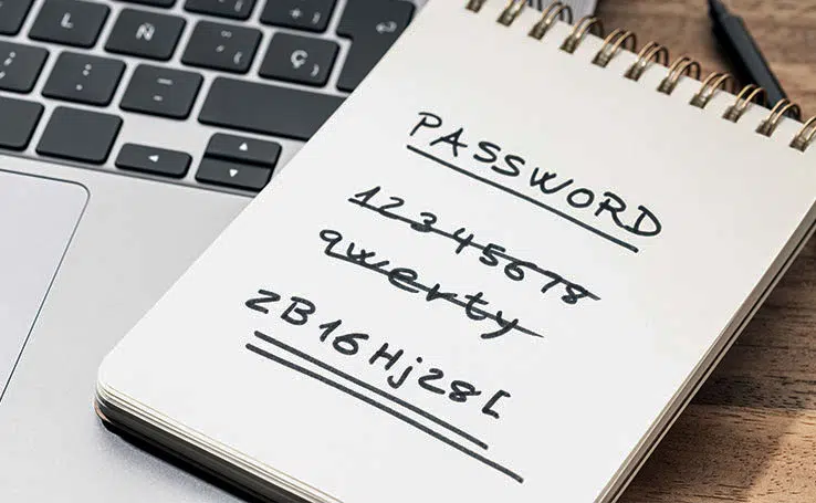 Como recuperar a conta do gmail e aumentar a segurança Caderno com senhas fracas