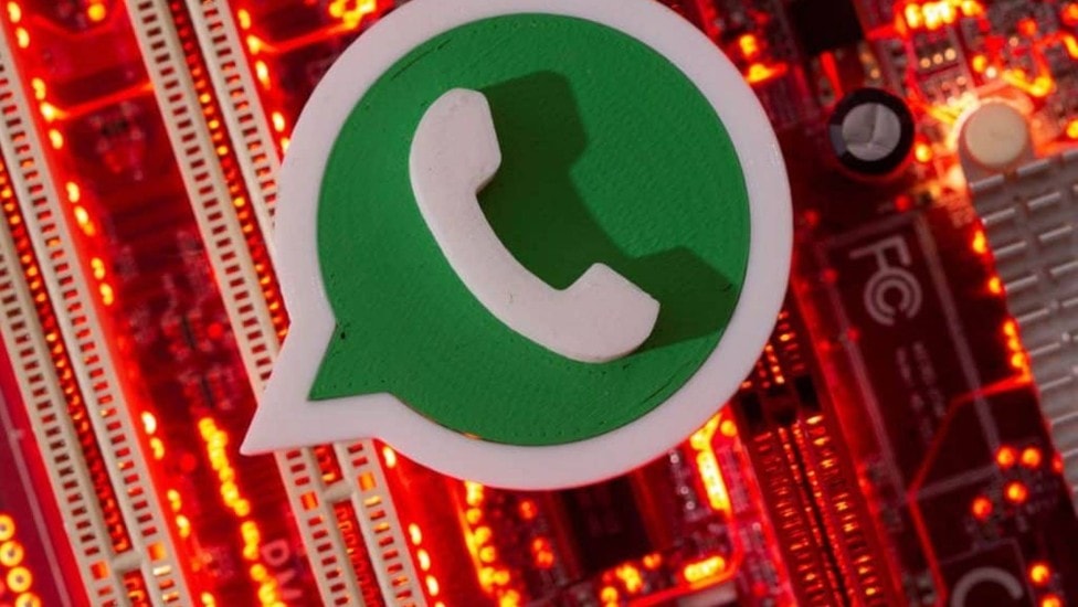 Símbolo do whatsapp em um fundo vermelho