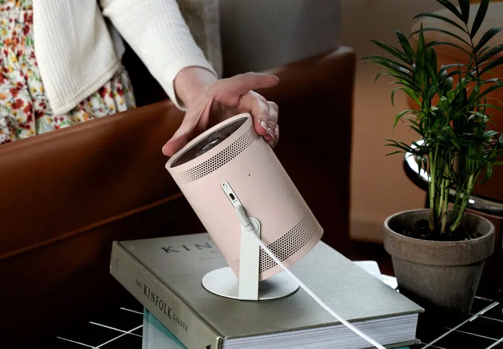 Samsung lança projetor the freestyle no brasil Projetor the freestyle