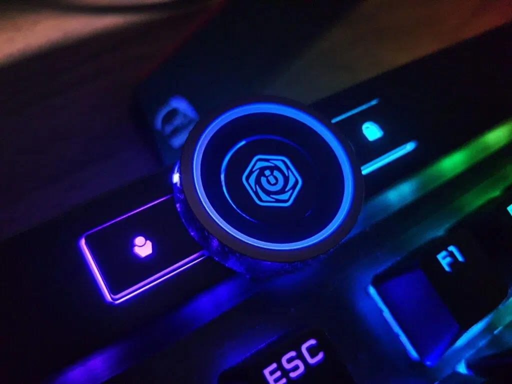 Bewertung: Die Corsair K100 RGB-Tastatur ist eine robuste Option für Gamer Bewertung: Die Corsair K100 RGB-Tastatur ist eine robuste Wahl für Gamer