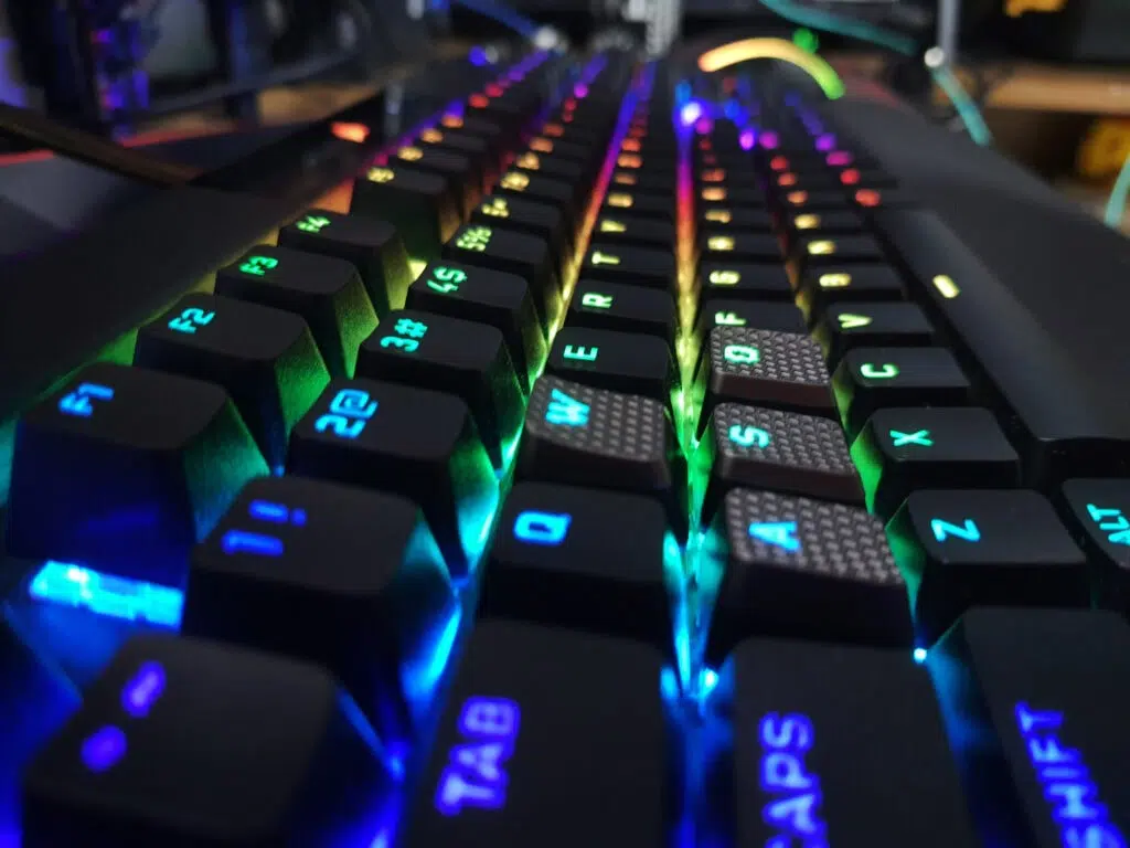 Bewertung: Die Corsair K100 RGB-Tastatur ist eine robuste Option für Gamer Bewertung: Die Corsair K100 RGB-Tastatur ist eine robuste Wahl für Gamer
