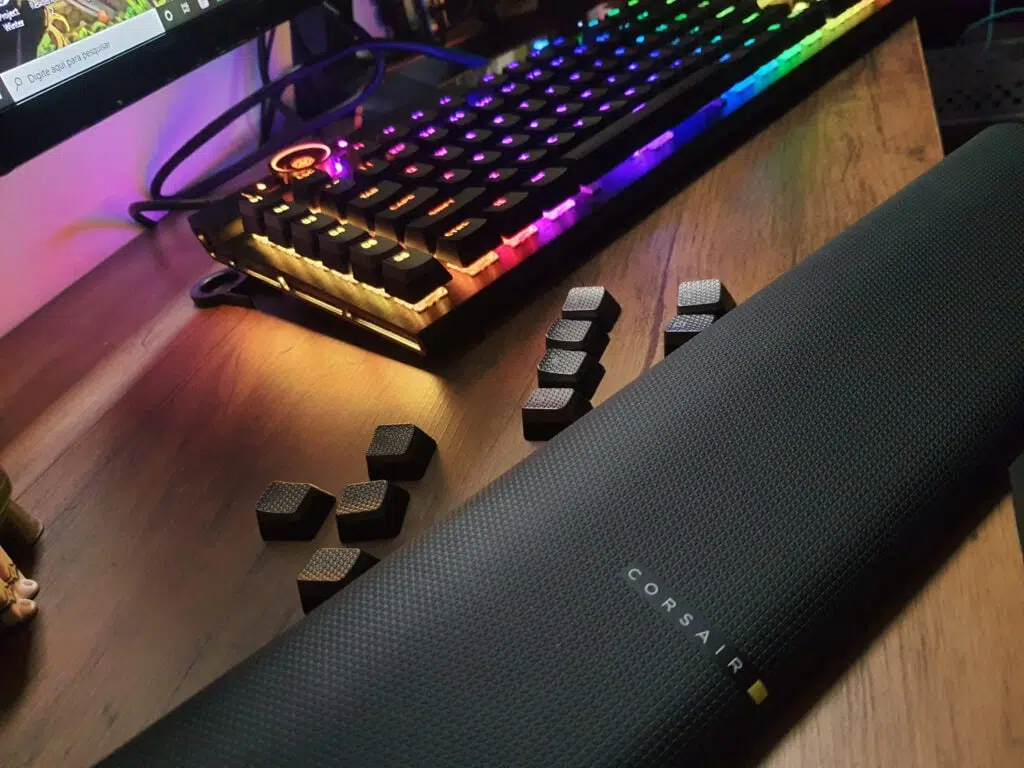 Bewertung: Die Corsair K100 RGB-Tastatur ist eine robuste Option für Gamer Bewertung: Die Corsair K100 RGB-Tastatur ist eine robuste Wahl für Gamer