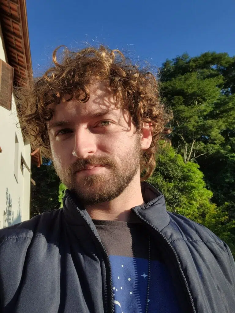 Review galaxy s22: o que tem de novo? Review galaxy s22: o que tem de novo?. O galaxy s22 traz o processador snapdragon entre as novidades, além de melhorias na câmera, principalmente à noite