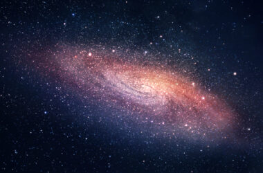 Estudo descobre teia cósmica que conecta o universo e molda matéria escura
