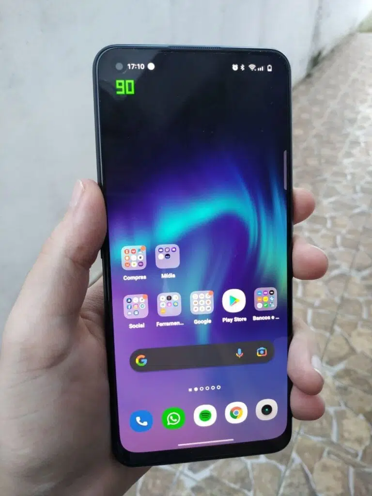 Review: realme 9 pro+ tem bateria pro dia todo A tela do realme 9 pro plus é de 90hz e tem tecnologia super amoled