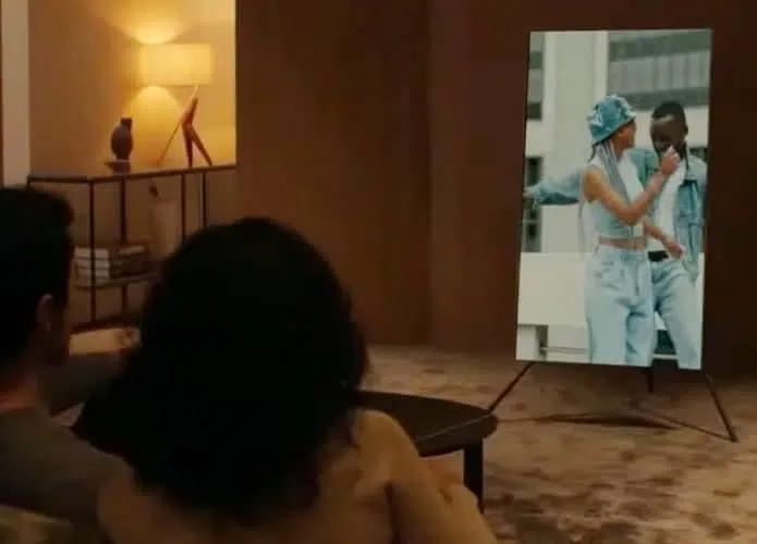 O que muda nas smart tvs neo qled, micro led e the frame de 2022 Auto-rotation