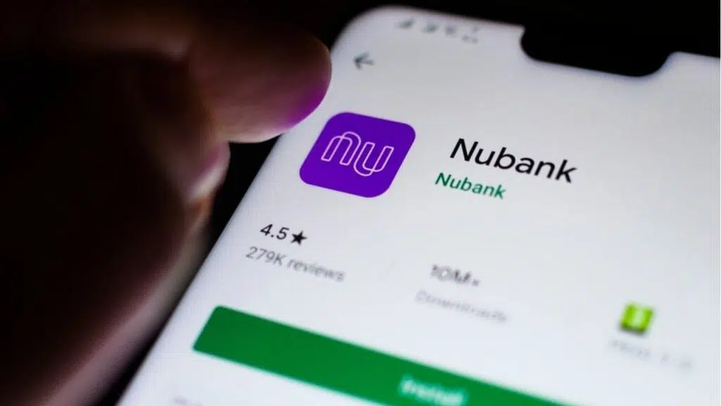 Banco deve indenizar cliente vítima de fraude no aplicativo, define justiça App do nubank que causou problemas para vítima de fraude