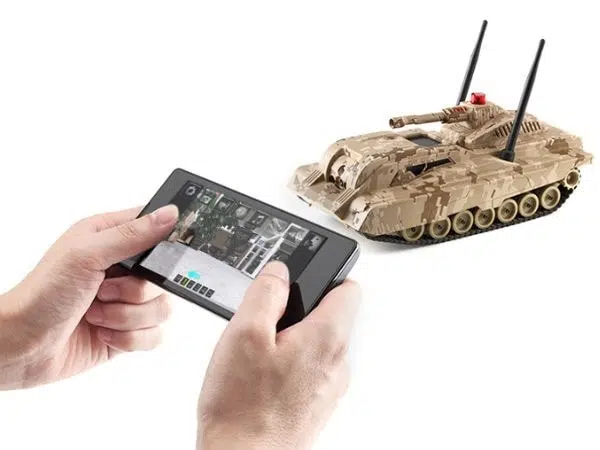 Celular da xiaomi é bom? Saiba mais sobre a marca chinesa A imagem mostra um tanque de controle remoto da xiaomi baseado no tanque americano m1a2