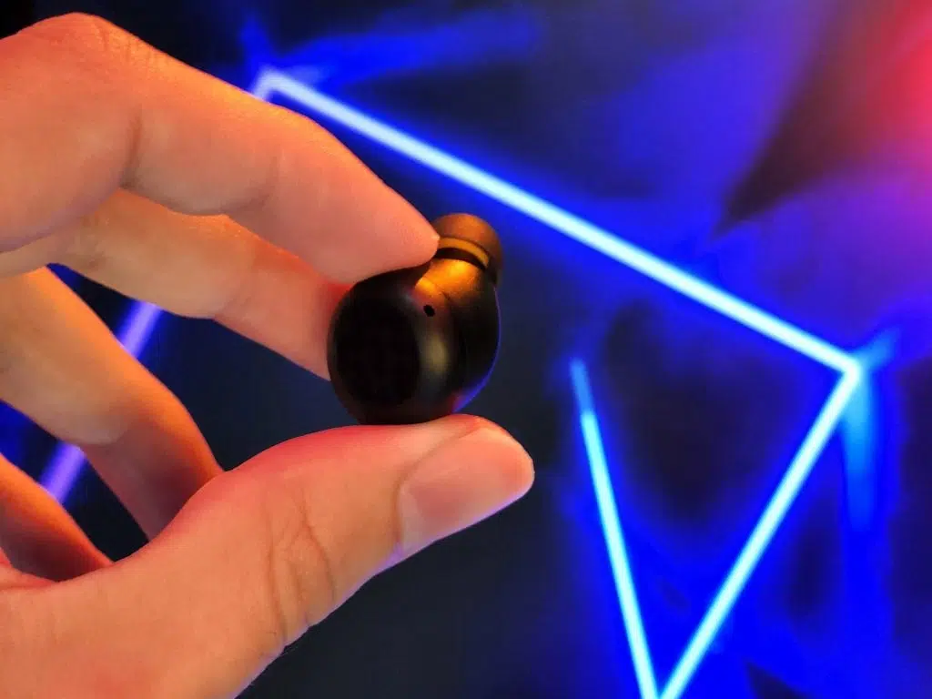 Review: realme buds q2 é um fone sem fio muito bom e barato Review: realme buds q2 é um fone sem fio muito bom e barato. O buds q2 integra o portfólio de produtos da realme aqui no brasil. Entre os principais destaques temos a qualidade aliada ao preço atraente.