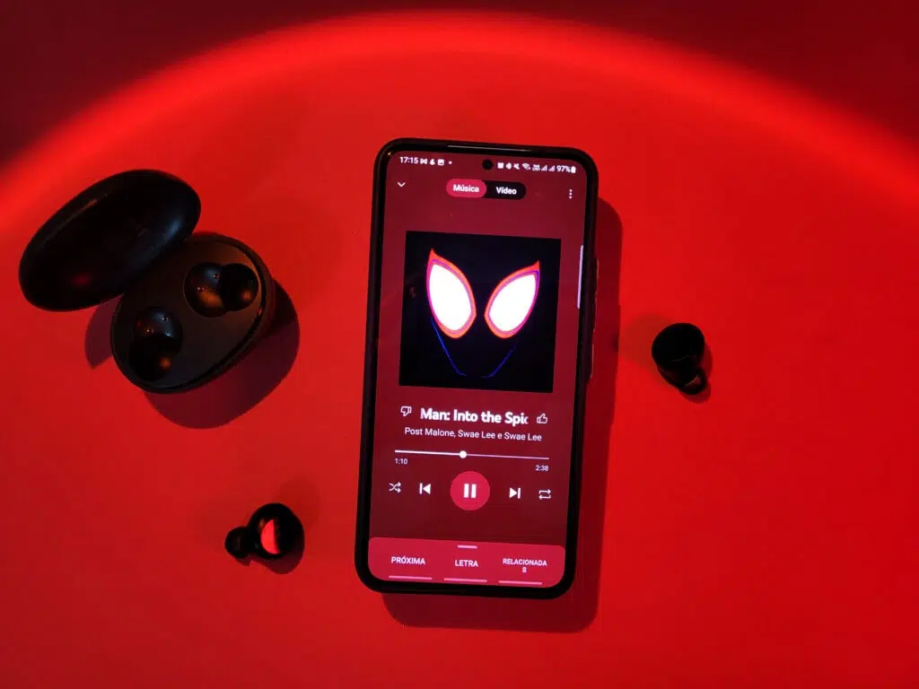 Review: realme buds q2 é um fone sem fio muito bom e barato Galaxy s22 tocando pelo youtube music a música sunflower do post malone através do realme buds q2