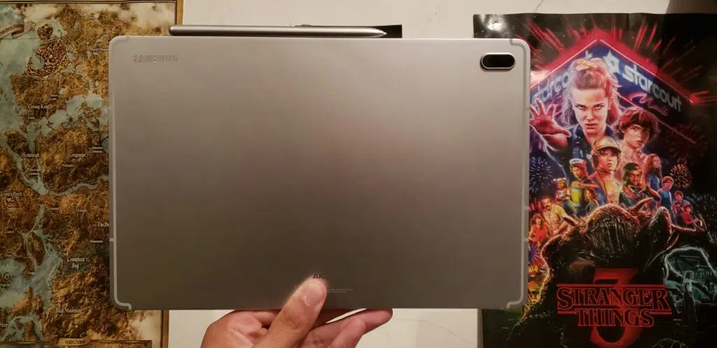 Review: galaxy tab s7 fe tem tela grande e boa bateria S pen presa ao galaxy tab s7 fe