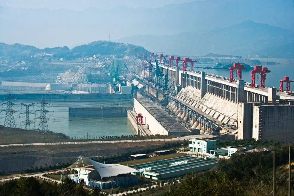 중국, 인공지능으로 3D 프린터로 댐 건설 인공 지능만을 사용하여 중국에서 3D 댐 건설 중