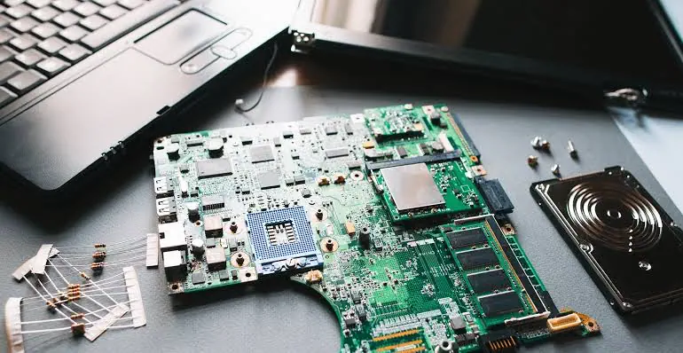 ノートブックを探す: 仕組みと費用を理解する ノートパソコンのレンタル。 メンテナンス家賃手帳