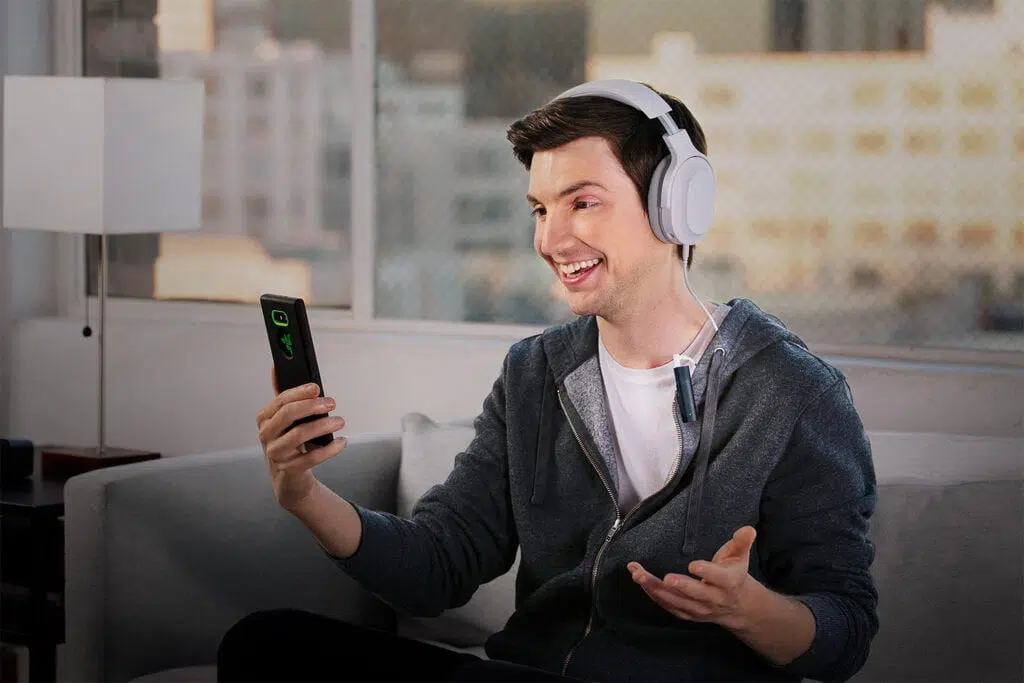 Ulasan: Mikrofon Bluetooth Razer Seiren BT Boy melakukan live menggunakan razer seiren bt