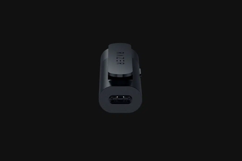 Ulasan: Mikrofon Bluetooth Razer Seiren BT Konektor daya Razer Seiren BT berada di bagian bawah perangkat