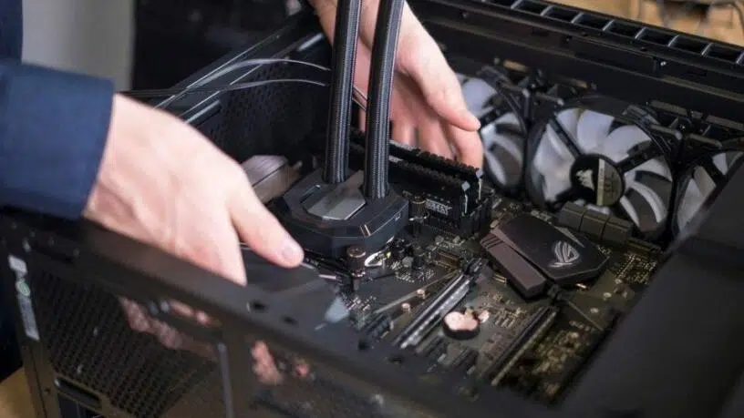 Qual o melhor tipo de gabinete para pc? Confira o comparativo Homem que escolheu melhor gabinete para pc