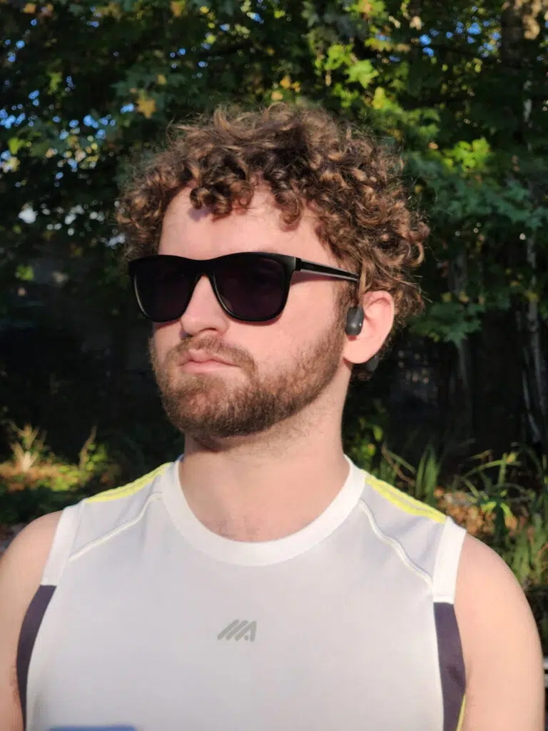 Review: haylou purfree (bc01), fone de ouvido com condução óssea Haylou purfree durante uso em ambiente aberto