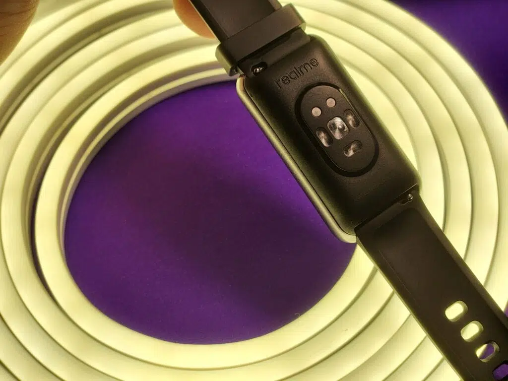 Review: smartband realme band 2 Review: smartband realme band 2. A realme band 2 tem várias funções bem úteis, é leve e confortável, mas tem alguns probleminhas e custa mais do que deveria.