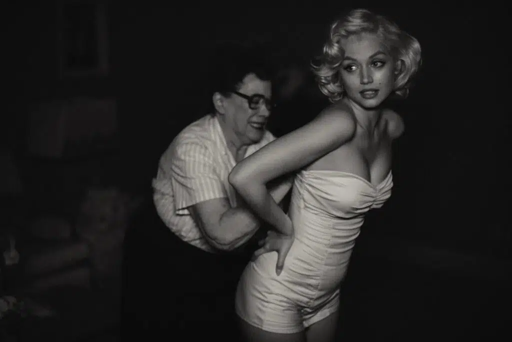 Blond: Netflix brengt trailer uit voor de biografie van Marilyn Monroe Blond: Netflix brengt trailer uit voor de biografie van Marilyn Monroe. Blonde laat het leven van Marilyn Monroe zien waarin fictie en realiteit samenkomen, met de nadruk op de bekendheid van de actrice en ook op haar romantische relaties