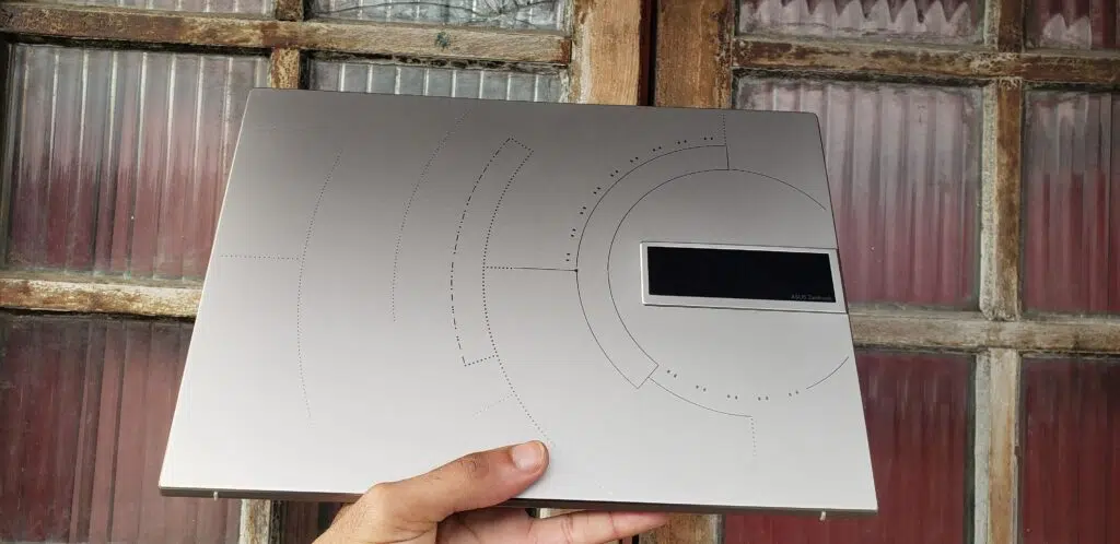 Review: zenbook 14x oled space edition une potência e leveza Parte de cima do zenbook 14x oled space edition