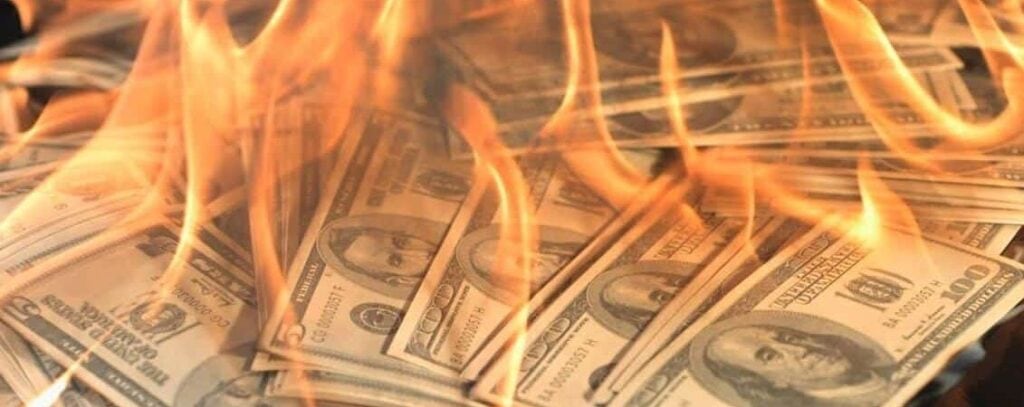 Dinheiro queimando
