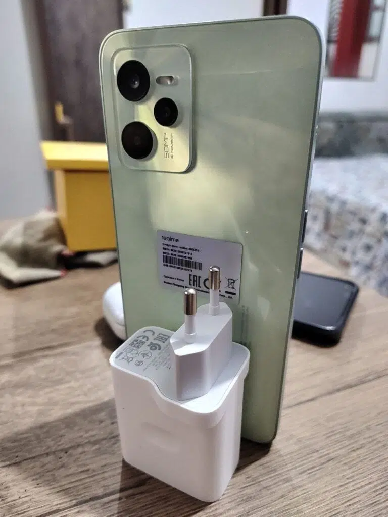 Review: realme c35 é uma bela surpresa O realme c35 conta com um carregador de 18w na caixa