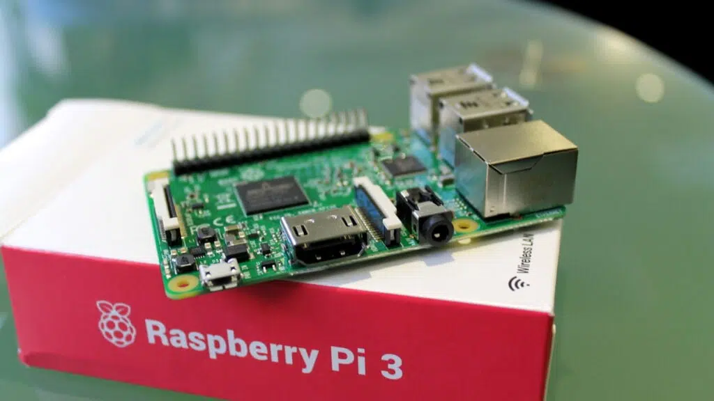 Saiba como fazer um videogame caseiro retrô Raspberry pi funciona como uma espécie de mini-computador