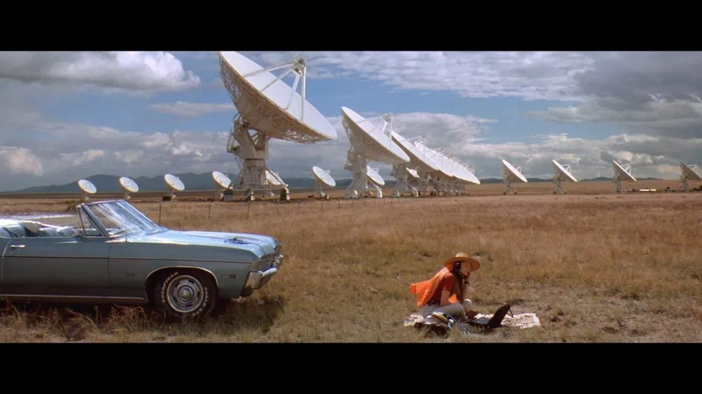 Une histoire orale de contact Ellie sur les antennes