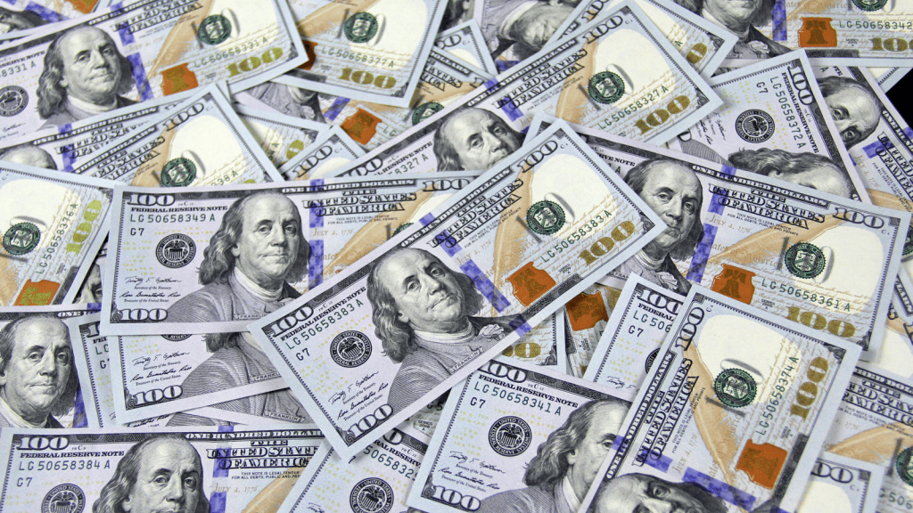 Komma oder Punkt? Wie trennt man Cent in Reais und Dollar? Komma oder Punkt? Wie trennt man Cent in Reais und Dollar?. Einige Regeln, die von vielen Menschen ignoriert werden, wie z. B. die Verwendung von Kommas oder Punkten, können für das Schreiben von Werten in Dollar, Reais oder anderen Währungen unerlässlich sein.