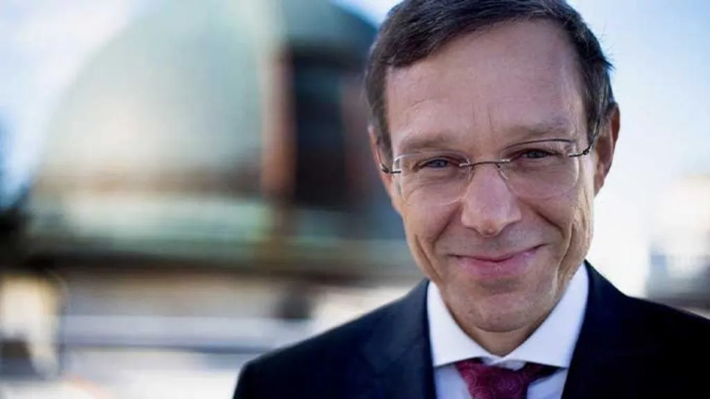 Un professeur veut récupérer la "technologie extraterrestre" du fond de l'océan professeur avi loeb