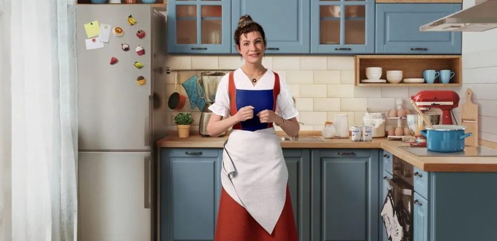 La versión humanizada de la niña Nestlé cae al valle inquietante Niña Nestlé en el valle inquietante