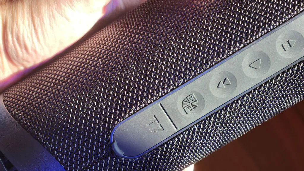 Gjennomgå tronsmart t7: liten og veldig kraftig Tronsmart T7 lydboks har flott finish