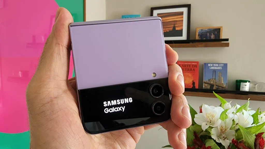 검토: Galaxy Z Flip4 5g는 혁신보다 아름다움에 더 끌립니다. 검토: Galaxy Z Flip4 5g는 혁신보다 아름다움에 더 끌립니다.