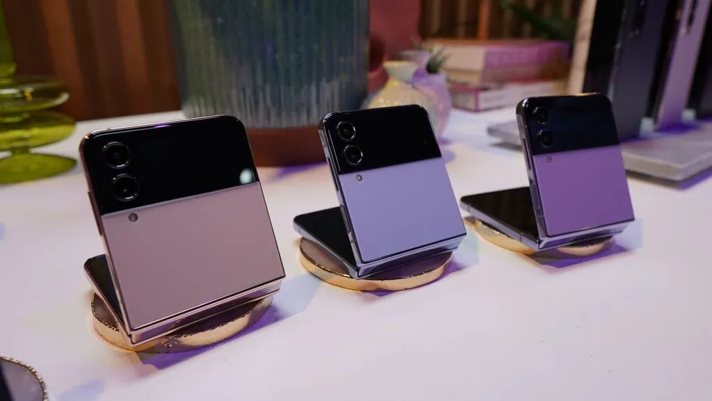 검토: Galaxy Z Flip4 5g는 혁신보다 아름다움에 더 끌립니다. 검토: Galaxy Z Flip4 5g는 혁신보다 아름다움에 더 끌립니다.